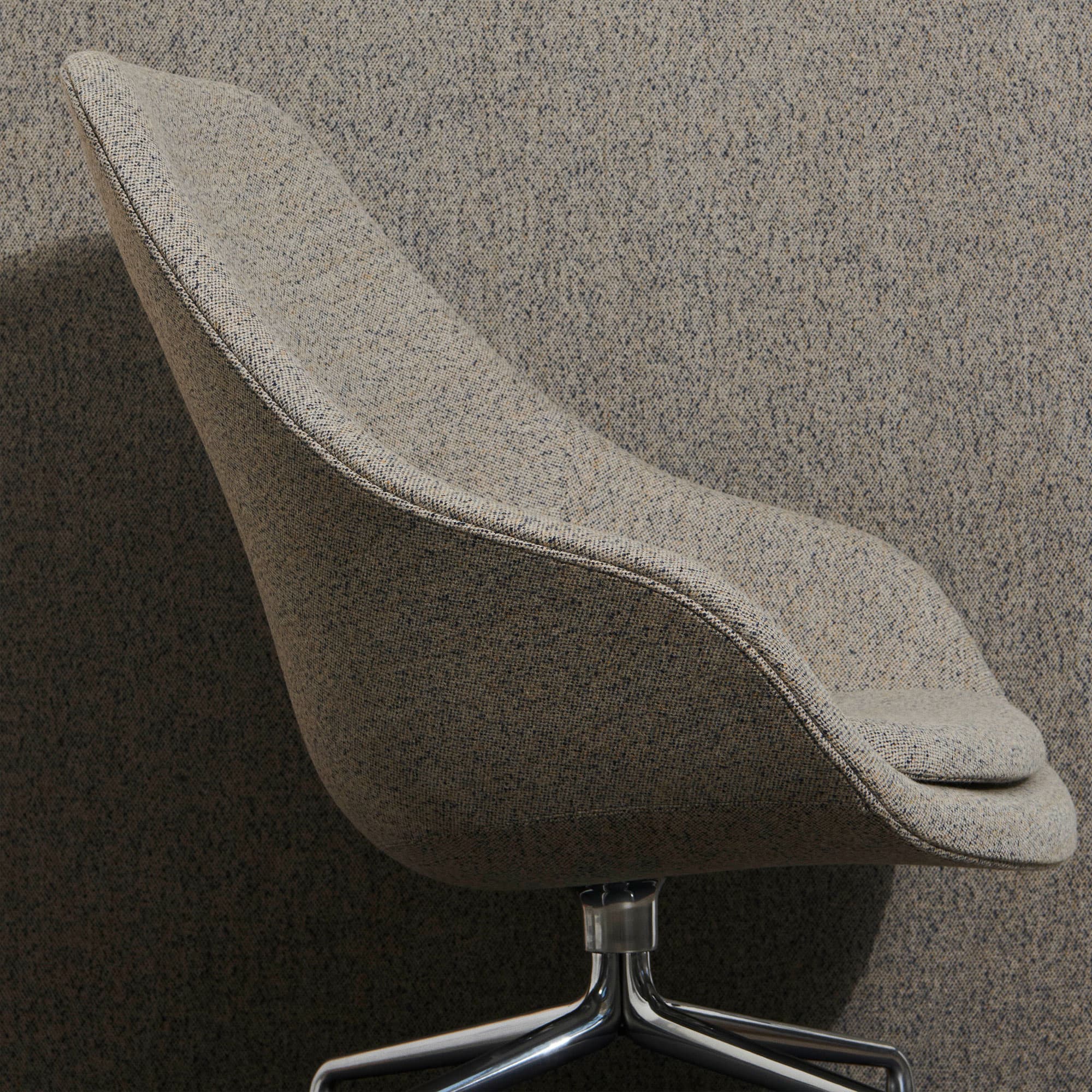 About a Lounge AAL91