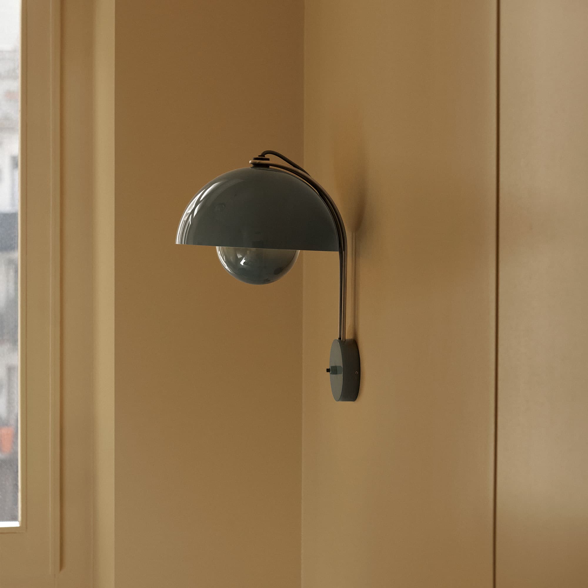 Flowerpot Wall Lamp VP8