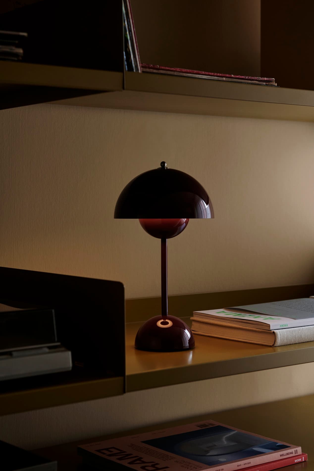 Flowerpot Portable Table Lamp VP9