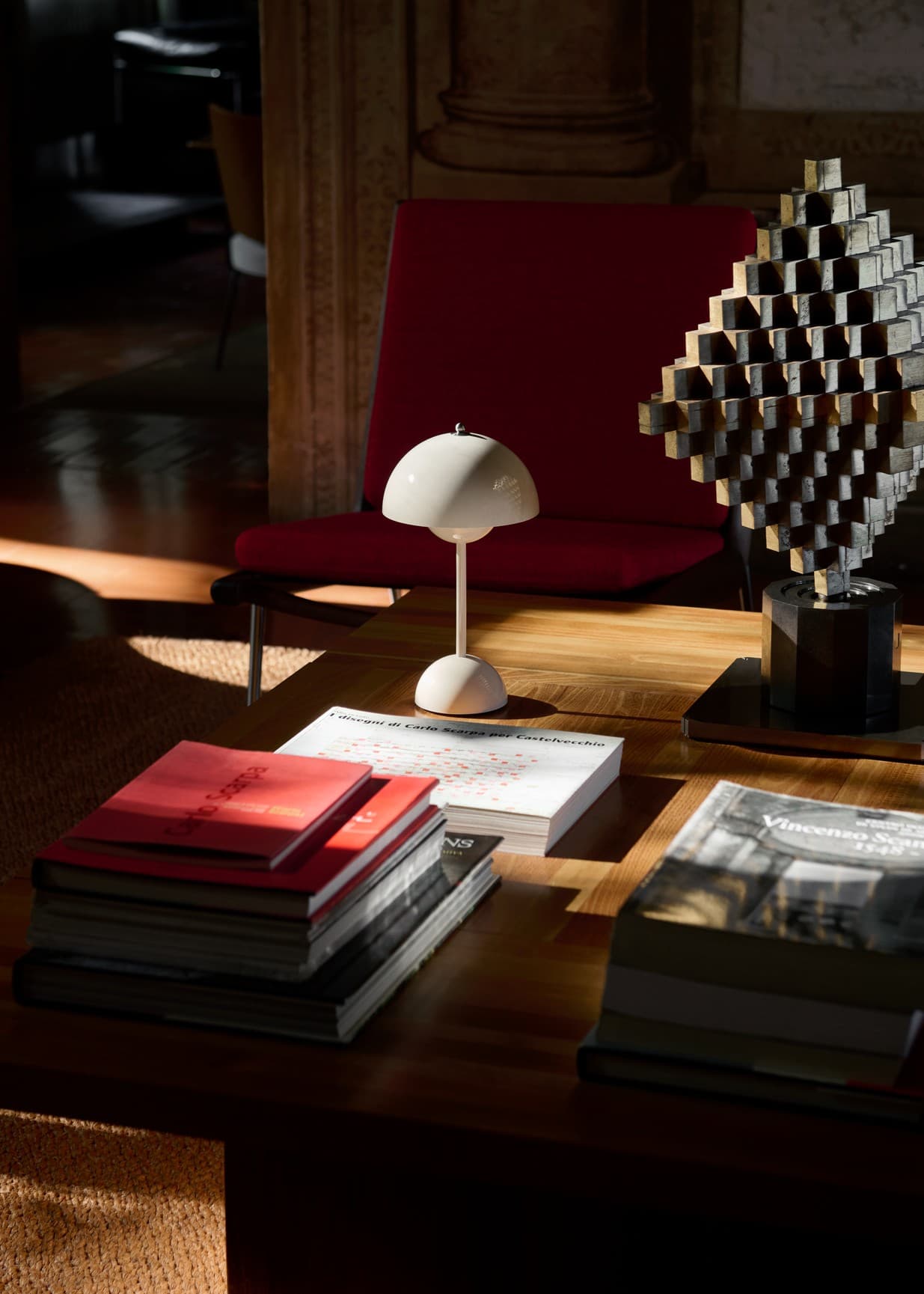 Flowerpot Portable Table Lamp VP9