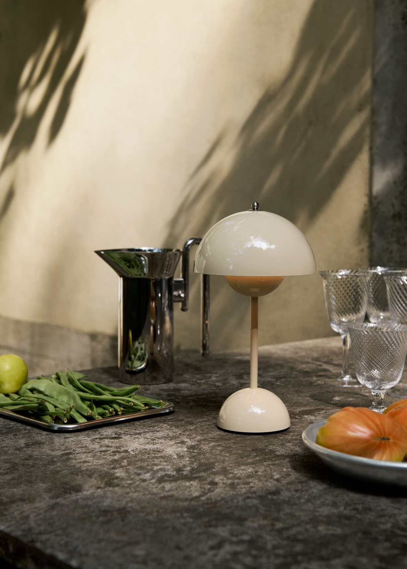 Flowerpot Portable Table Lamp VP9