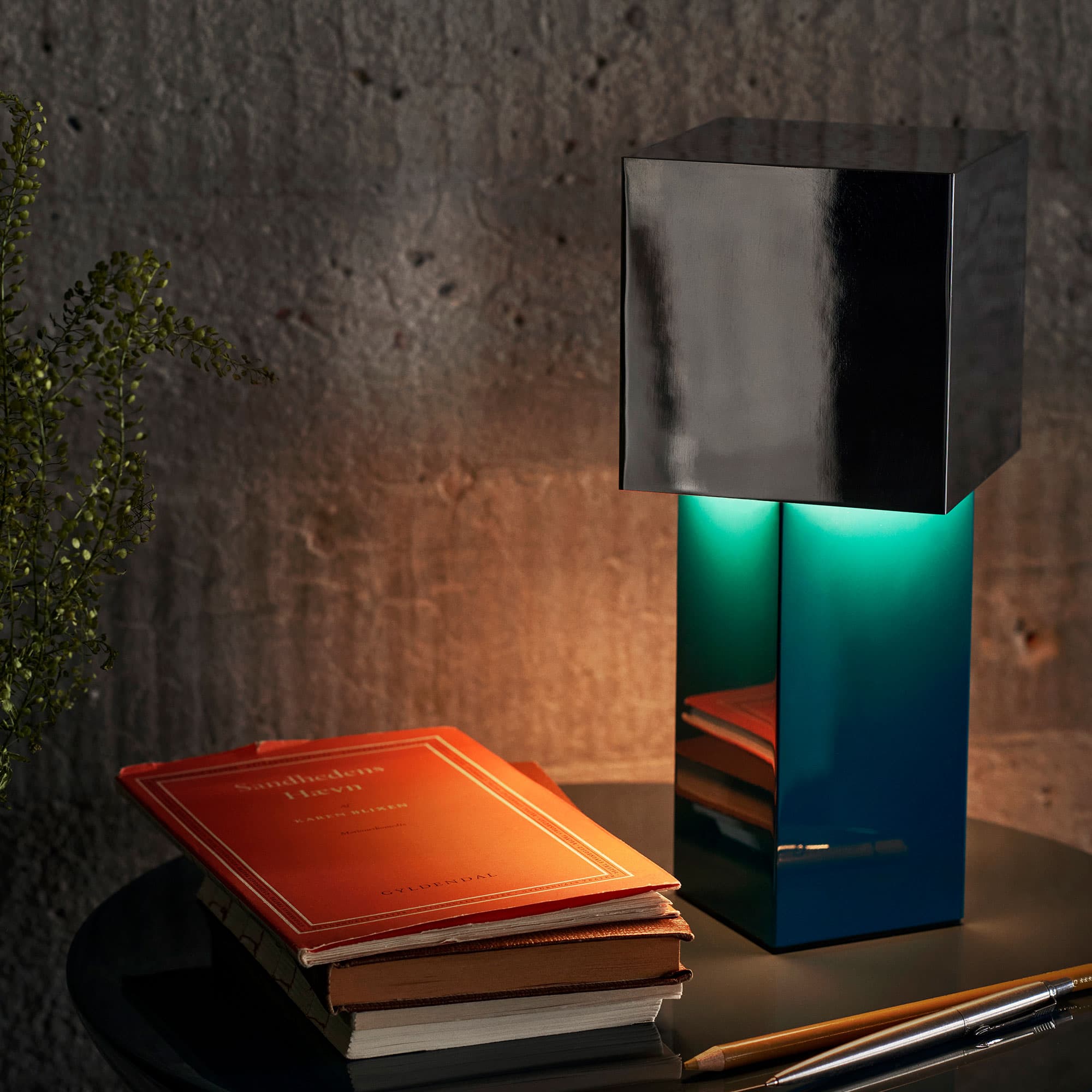 Pivot Portable Lamp ATD7