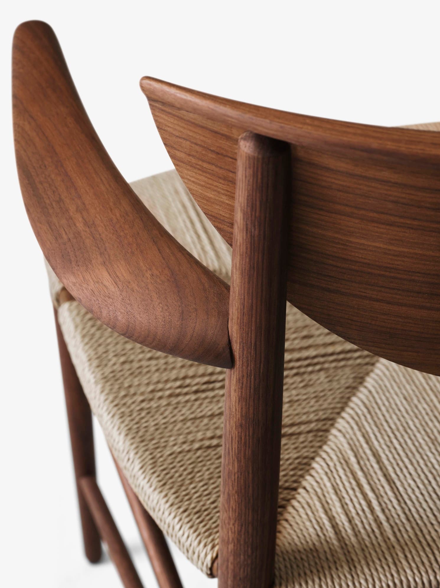 Drawn Chair with Armrest HM4