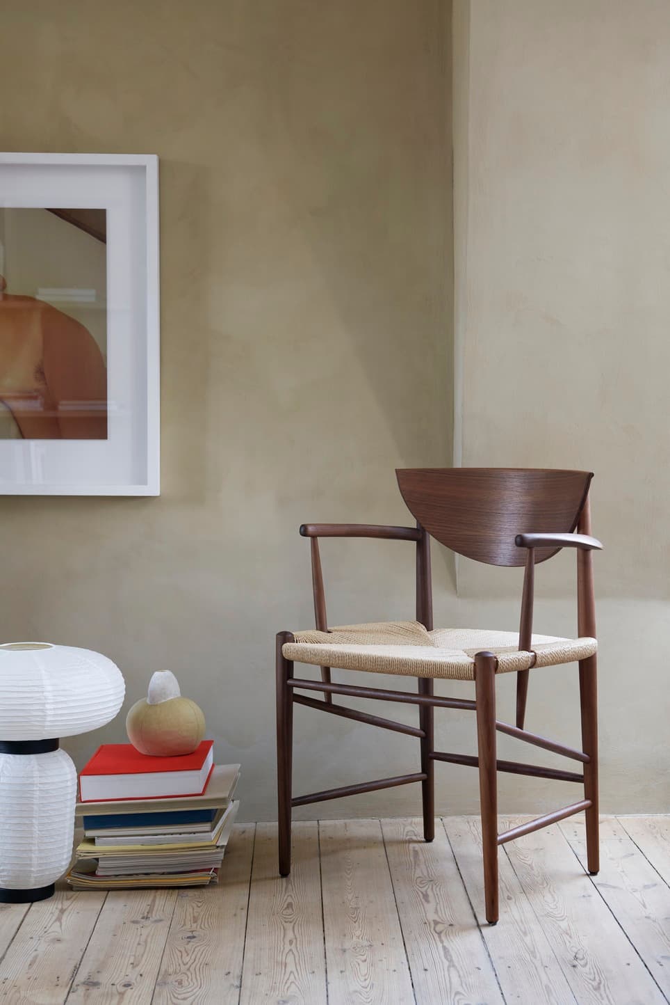 Drawn Chair with Armrest HM4