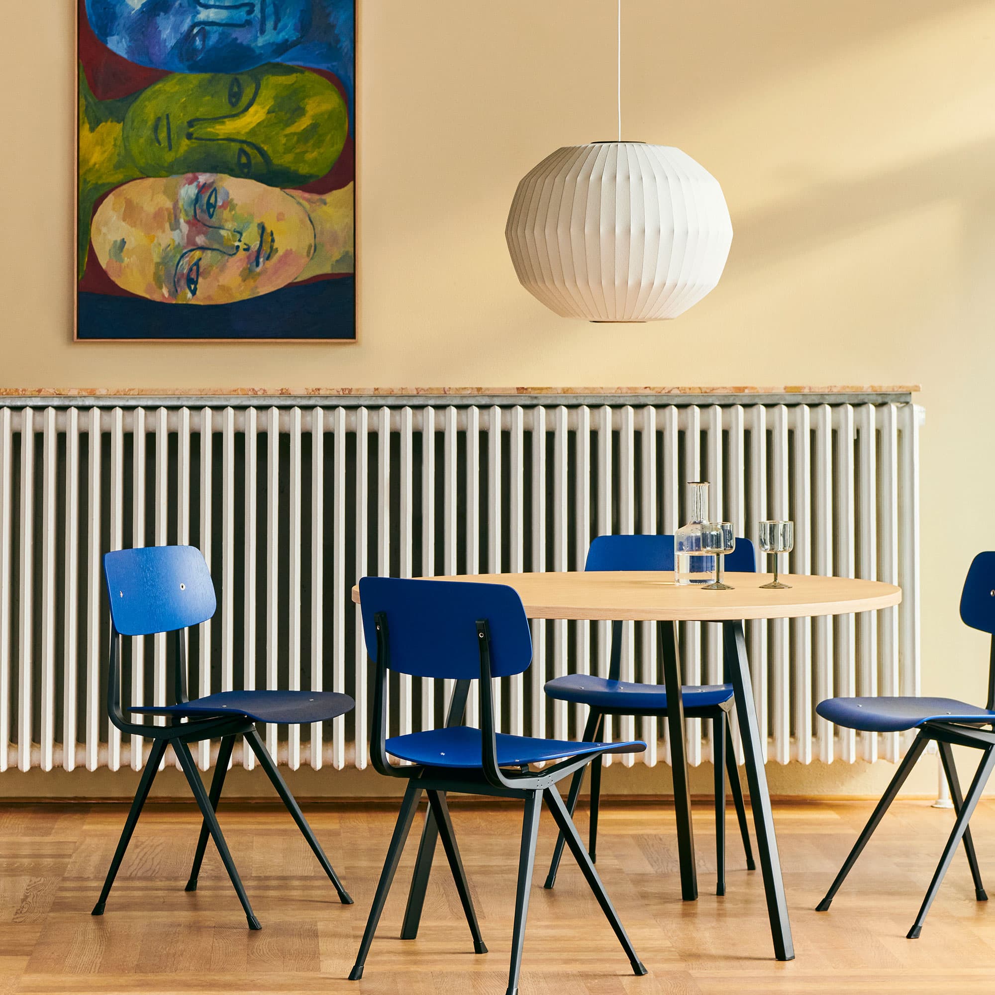 Loop Stand Table Round