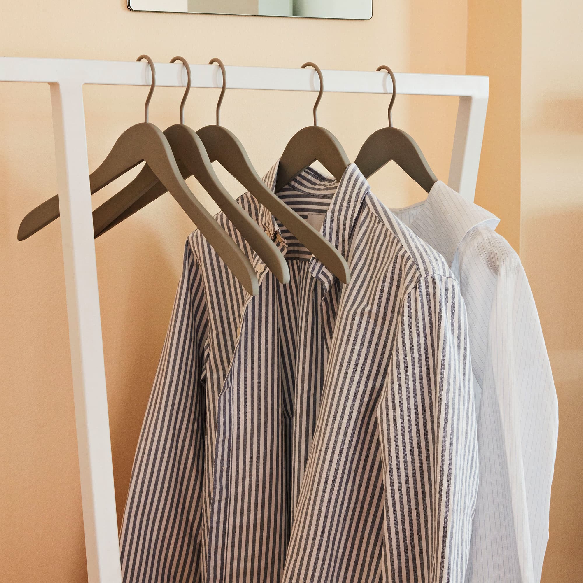 Loop Stand Wardrobe