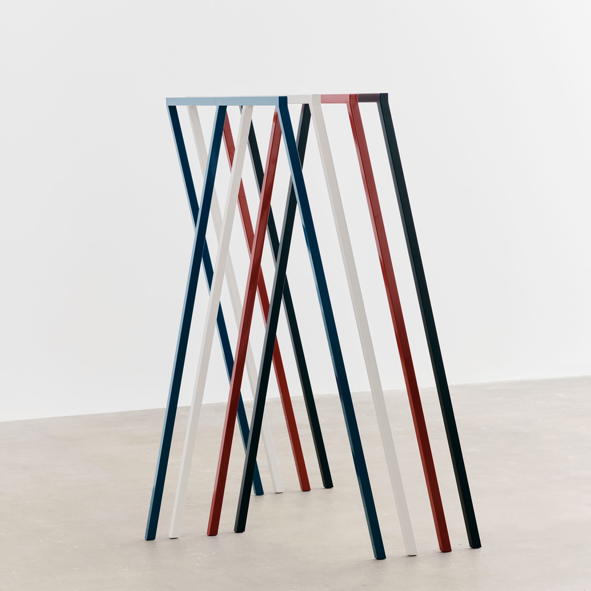 Loop Stand Wardrobe