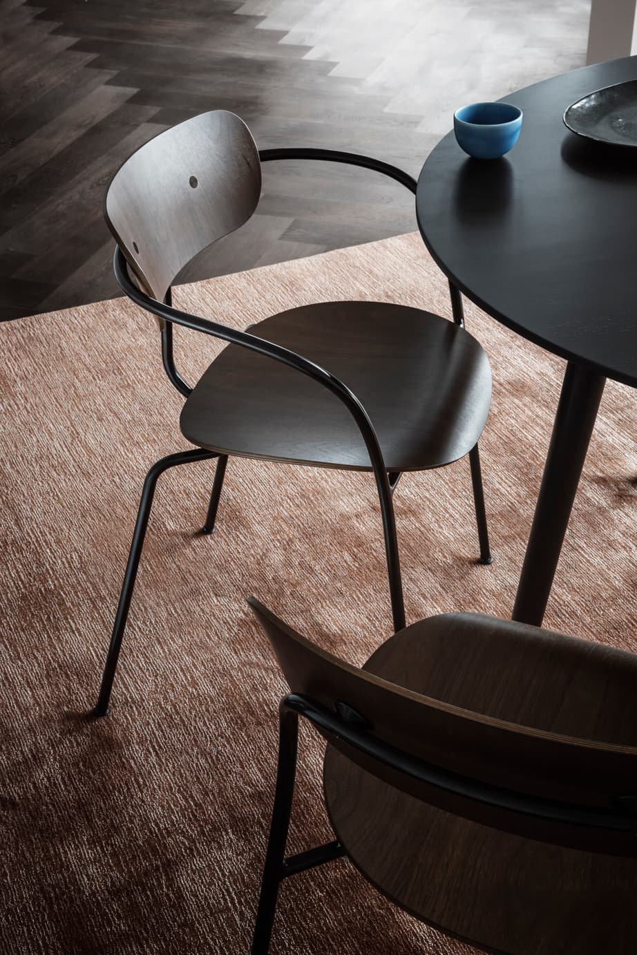 Pavilion Armchair AV2