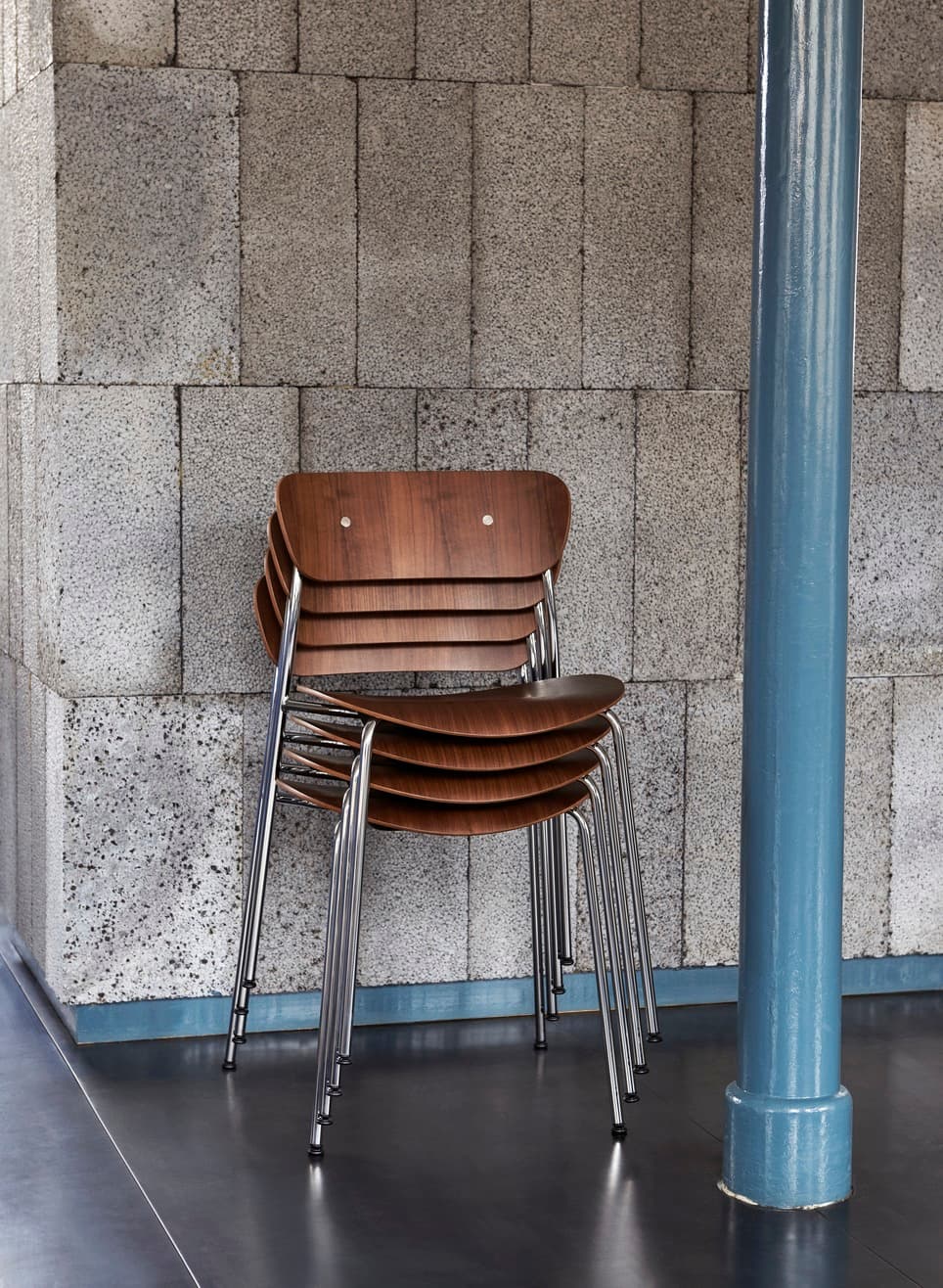 Pavilion Chair AV1